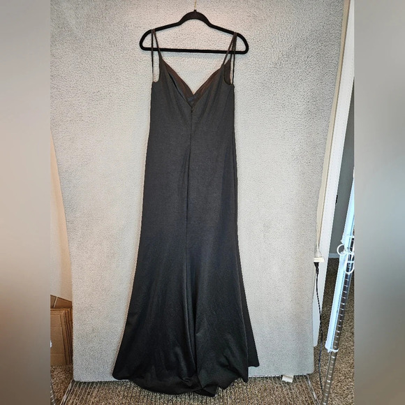 La Femme Womens Gown Sz 12 Black Thigh High Slit Built In Cups Spagetti Strap - Picture 6 of 11